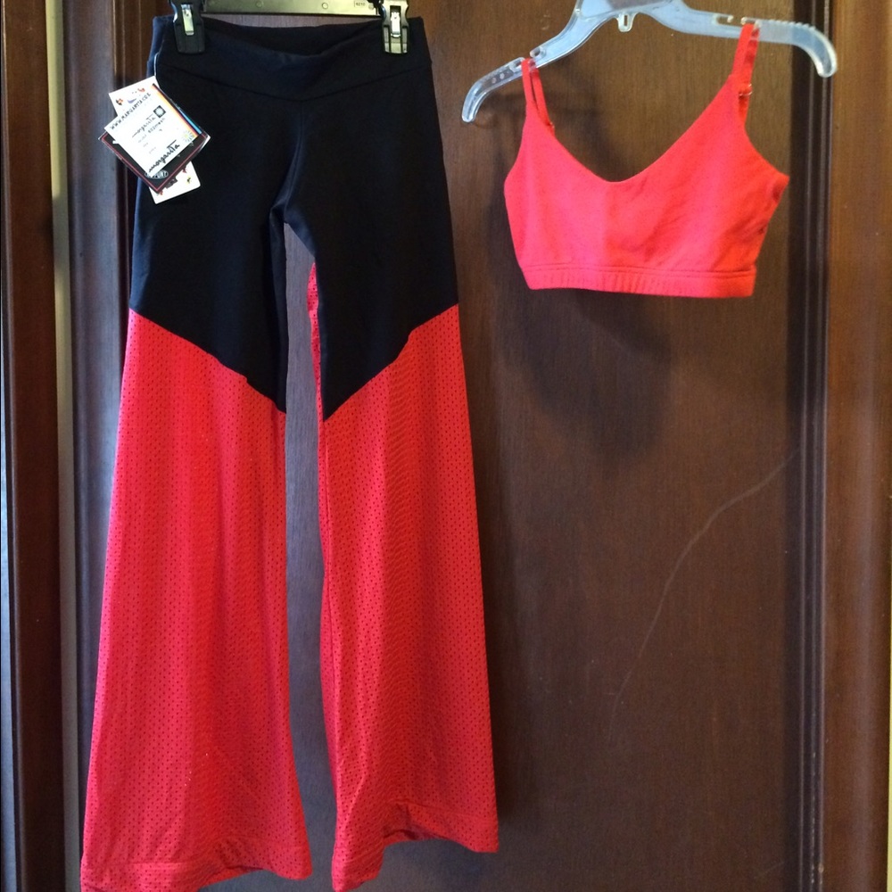 NWT Zumba Yoga pants retro look from 70’s vibe. Black and red color block. - Picture 3 of 13